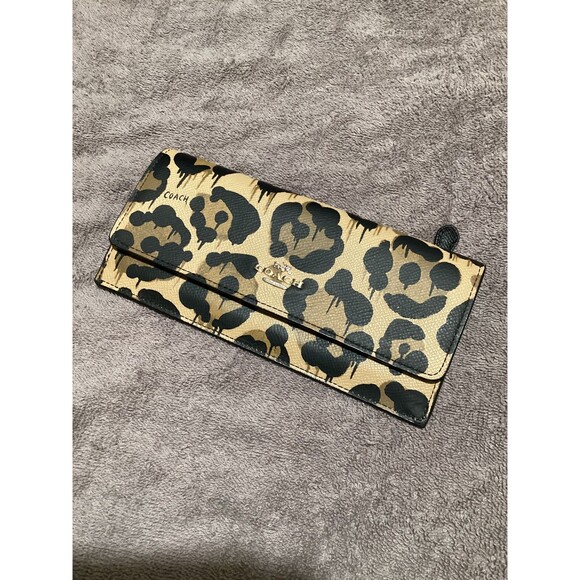Coach Handbags - Coach Wallet Womens Accordion Clutch Leopard Print Zip Pocket Animal Print